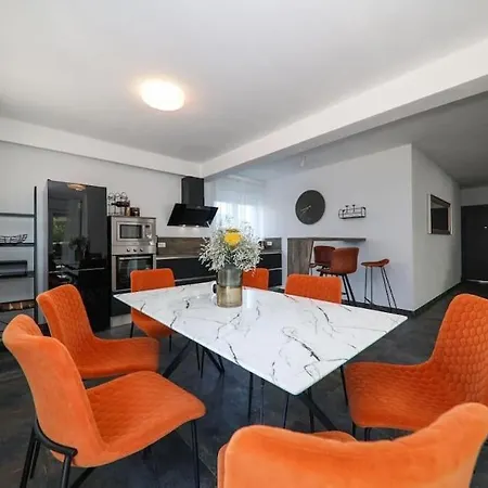 Bronzato Apartman *
