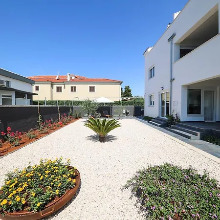 Bronzato Apartman Zára