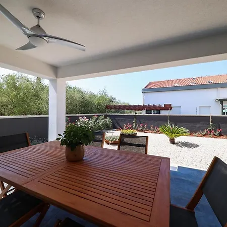 Bronzato Apartment *