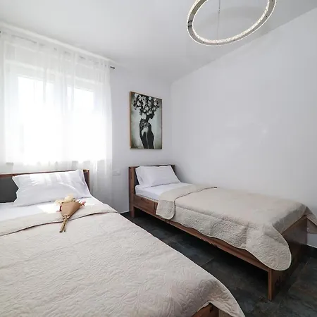 Bronzato Apartman Zára