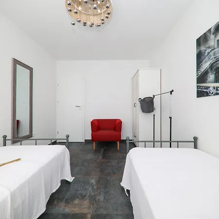 Bronzato Apartman Zára