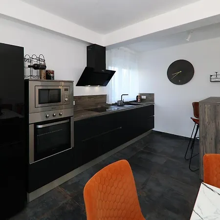 Bronzato Apartman *